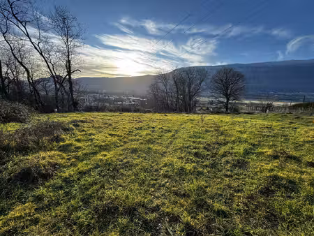 terrain viabilisé - 531 m2 - voglans - environ 250 m2 emprise au sol