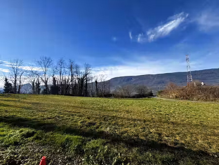 terrain viabilisé - voglans - 568 m2 - emprise au sol 250m2