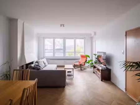 ruim appartement (115 m² bvo) met 3 volwaardige slaapkamers en twee buitenruimtes nabij st