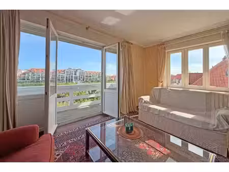te renoveren appartement aan het zegemeer te knokke
