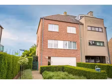 verzorgde 3-gevelwoning met 3 slpk en tuin te halle