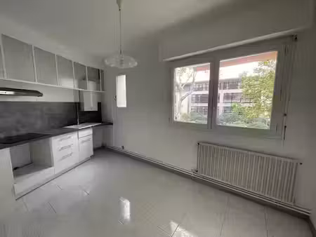 location appartement 3 pièces 69 m² à beziers (34500)  830 €