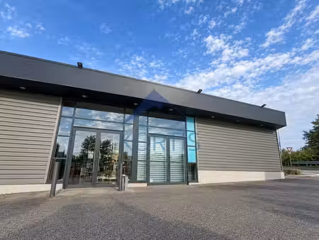 location local d’activités 224m²