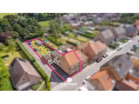 te renoveren halfopen woning met zuidgerichte tuin op 571 m² in jabbeke