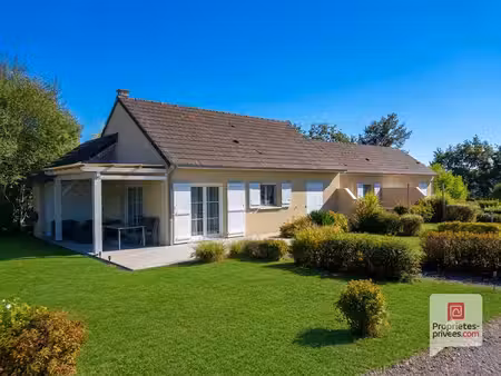 superbe propriété de plain-pied  piscine et parc de 6 400 m²
