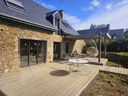 secteur combourg : maison de campagne avec cachet au gout du jour ! vie de plain pied poss