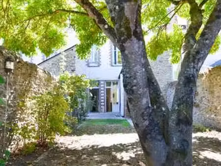 vente maison à laval (53000) : à vendre / 154m² laval