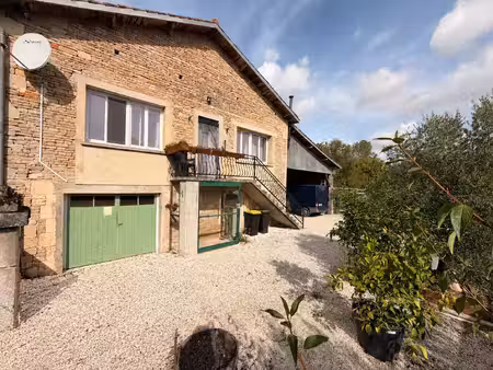 belle maison en pierre avec garage  atelier et grandes dépendances  proche de villefagnan