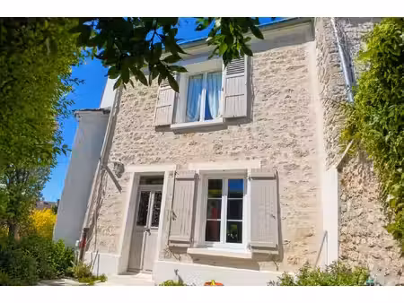 vente maison 4 pièces  109.00m²  commeny