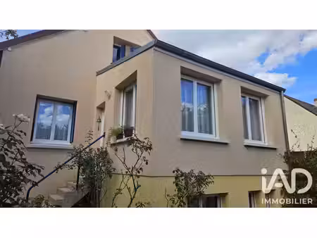 maison traditionnelle à saint-jean-de-la-ruelle (45140)