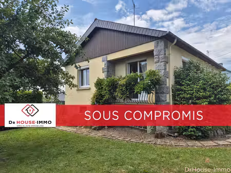 ref 117295- gorron  proche du centre ville  maison 3 chambres avec garage et jardin de 864