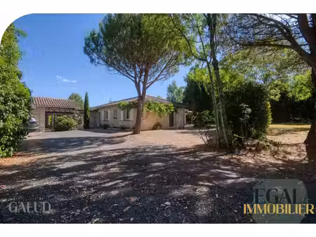 maison de plain-pied à louer à moularès — 3 chambres  jardin clos et grand garage
