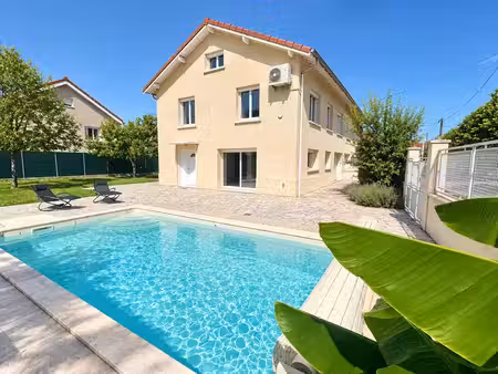 maison 9 pièces - 163 m²