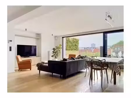 penthouse à louer avec terrasse et 3 chambres   ixelles (vbe70557)