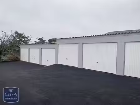 parking à louer - niort (79) - 65€