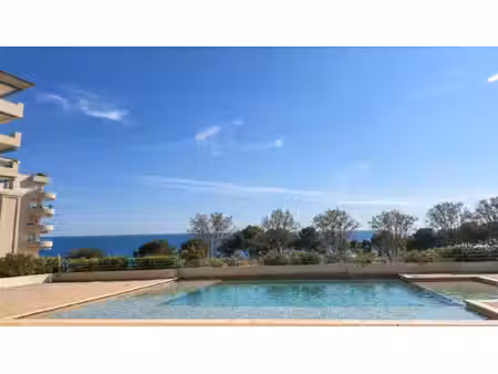 charment appartement de 29m² avec terrasse piscine et parc