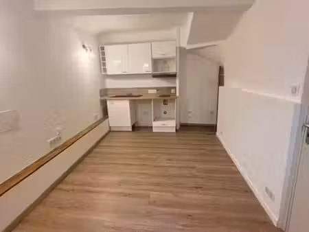 a montauroux / pays de fayence  appartement duplex 2 pièces en rdc