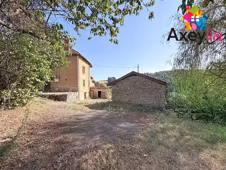 a vendre - saint-bonnet-des-quarts - maison d'habitation à réhabiliter avec grange mitoyen