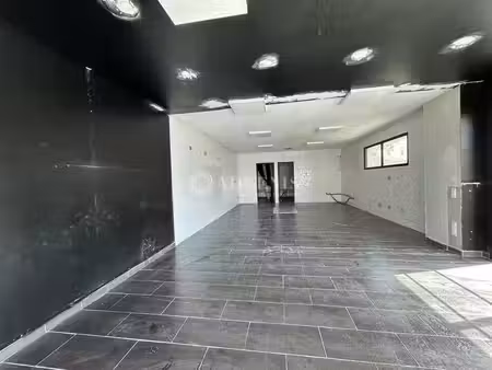 location commerce narbonne 11100 70m²