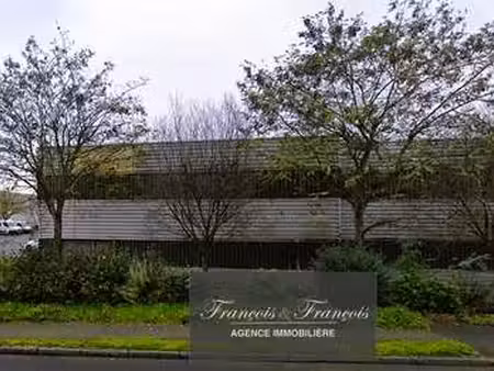 location bureaux et commerces à nantes (44000) : à louer / 523m² nantes