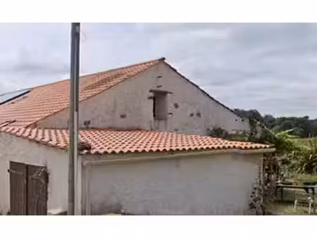 location maison meublé à saint-julien-des-landes (85150) : à louer meublé / 93m² saint-jul