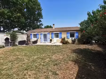 location meublée villa 5 pièces 103.54 m² à rochefort-du-gard (30650)  1 480 €