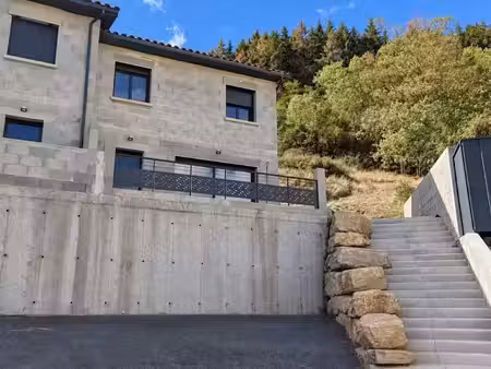 location meublée maison 4 pièces 80 m² à tarare (69170)  1 250 €