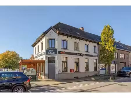 commercieel te koop in belsele met 2 slaapkamers