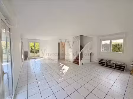 location maison 5 pièces 86.31 m² à saint-maur-des-fosses (94100)  2 230 €