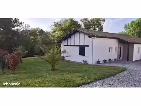 location meublée maison 4 pièces 109.16 m² à urcuit (64990)  1 600 €