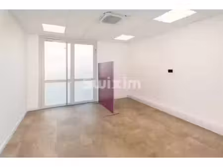 location locaux professionnels 1 pièce 16.18 m² à sallenôves (74270)  590 €
