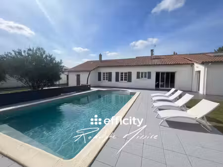 maison 8 pièces - 220 m²