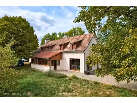 maison de 200m² – 7 pièces - chalvignac (15)