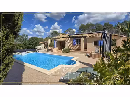 rocbaron : maison individuelle de 120 m² sur un terrain de 1200 m² avec 3 chambres  piscin