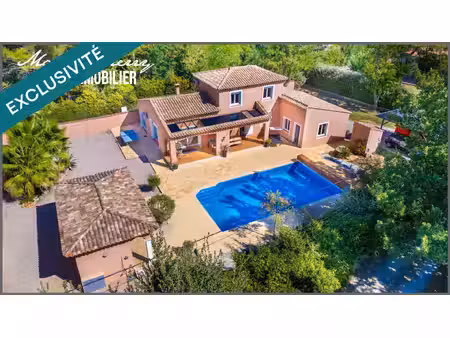 villa 135 m2 habitable - 4 chambres et 3 pièces d'eau - garage de près de 50 m2 - double a