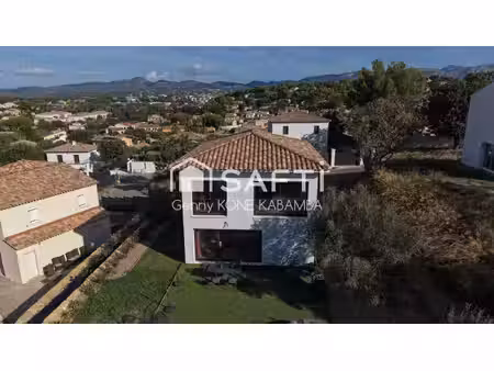 exceptionnelle villa limite six-fours  neuve 2024