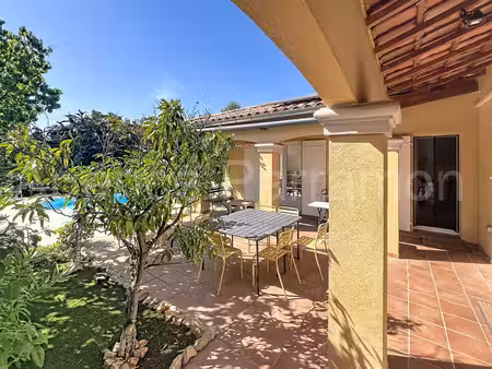 sanary-sur-mer villa indépendante de plain-pied avec piscine
