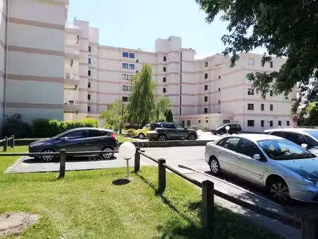 annecy - place de parking aerienne