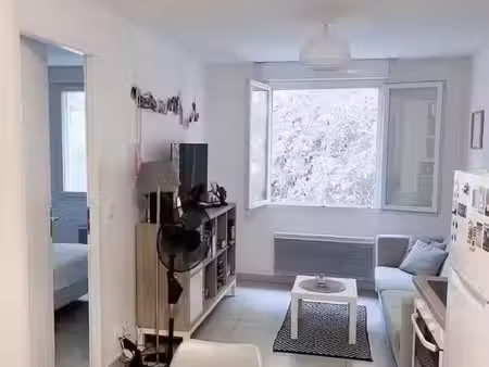 location appartement 2 pièces 29 m² à vinon-sur-verdon (83560)