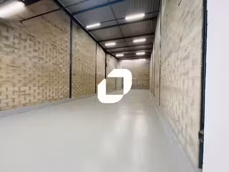 location local d’activités 220m²
