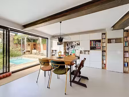 a vendre - portet-sur-garonne - le charme d'une maison de village avec une piscine !