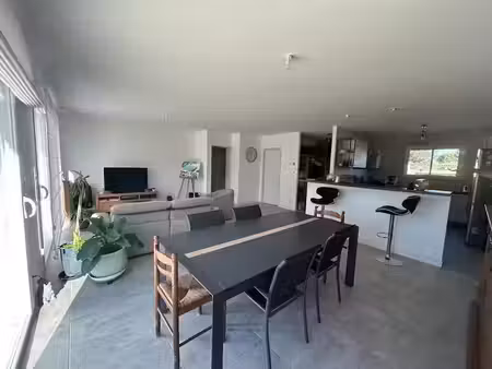 vente maison 6 pièces 140 m² à peujard (33240)  347 000 €