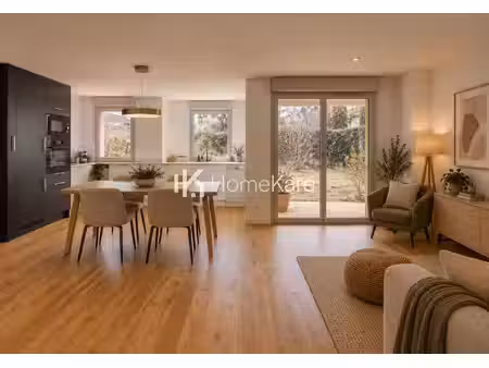 un appartement rénové avec jardin