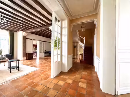 maison familiale de 300m²  5 ch  jardin et garage