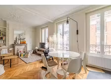 appartement de luxe 2 chambres en location à montmartre  abbesses  grandes-carrières  fran
