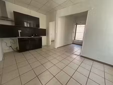 p2 en rdc avec terrasse privative idéal investisseur !
