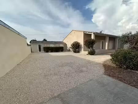 vente villa 7 pièces 235 m² à entraigues-sur-la-sorgue (84320)  550 000 €