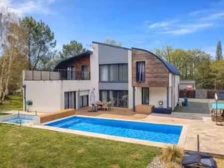vente maison piscine à montfort-le-gesnois (72450) : à vendre piscine / 206m² montfort-le-