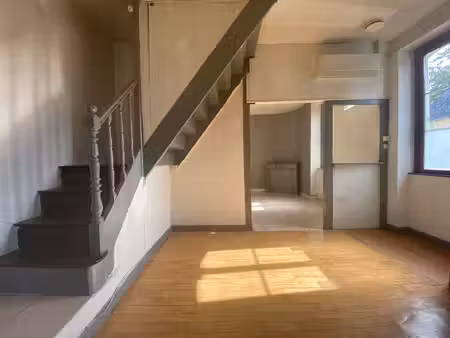 nouveauté sur malicorne  maison 2 chambres à rafraichir