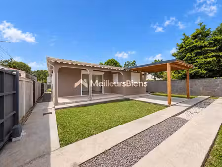 maison t4 de 130 m² aux abymes sur terrain de 500 m²